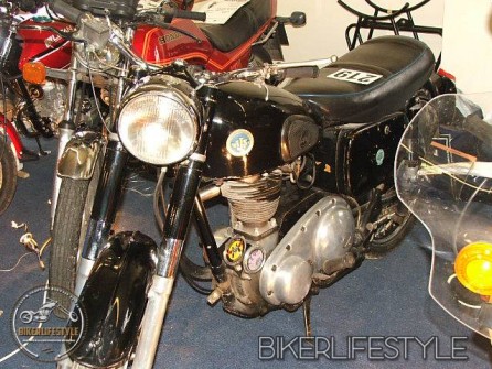 motorcycle-mechanic023