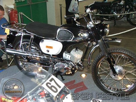 motorcycle-mechanic037