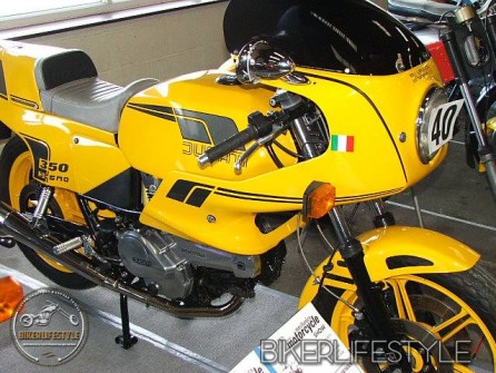 motorcycle-mechanic041