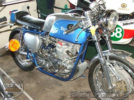 motorcycle-mechanic046