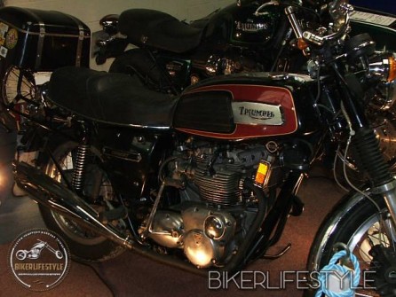 motorcycle-mechanic058