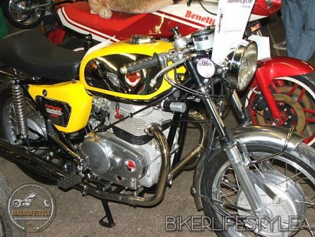 motorcycle-mechanic097